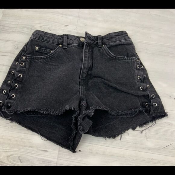 Top Shop Black Lace Shorts. Sz 24 - Picture 2 of 5